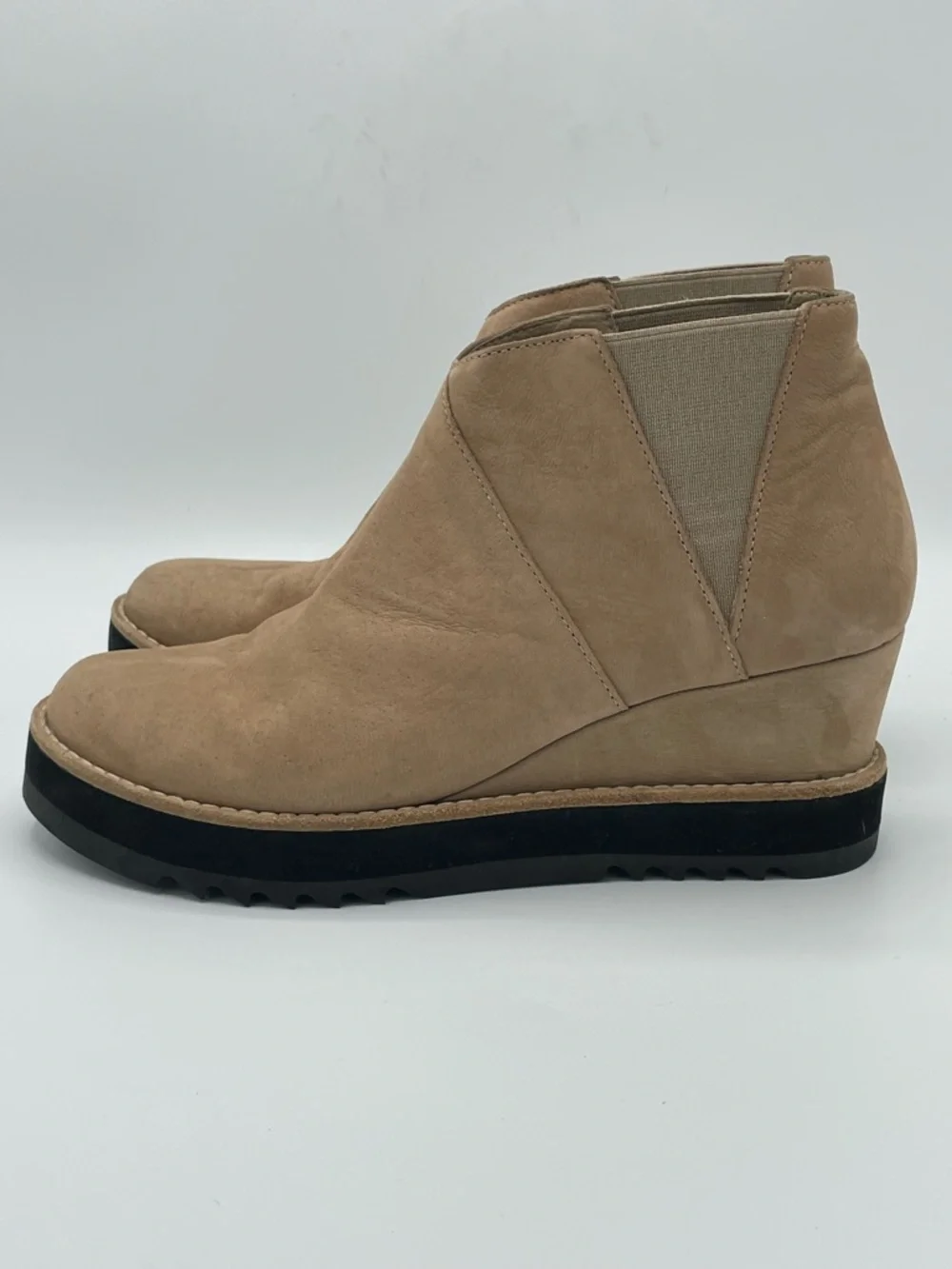 Eileen Fisher Caddy Tan Nubuck Leather Wedge Ankle Booties Size 7M.